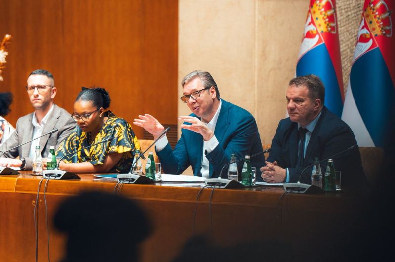 Predsednik Srbije Aleksandar Vucic studenti iz Afrike su most prijateljstva