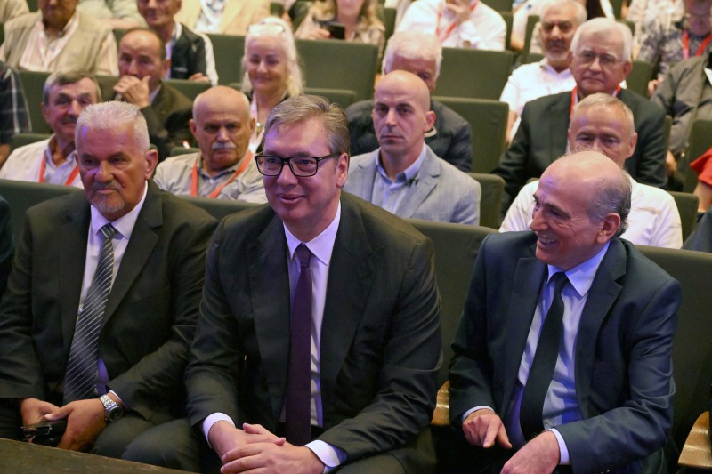 Predsednik Srbije Aleksandar Vucic nastavicemo da cinimo nase gradjane zadovoljnijima