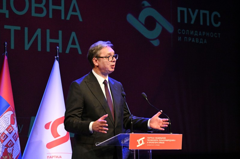 Predsednik Srbije Aleksandar Vucic nastavicemo da cinimo nase gradjane zadovoljnijima