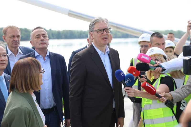 Predsednik Srbije Aleksandar Vucic most preko Dunava kod Novog Sada je ogroman korak napred