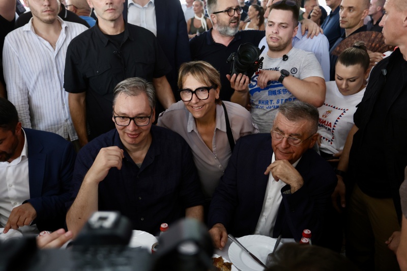 Predsednik Srbije Aleksandar Vucic Sutra krecemo u izgradnju puta ujedinjenja