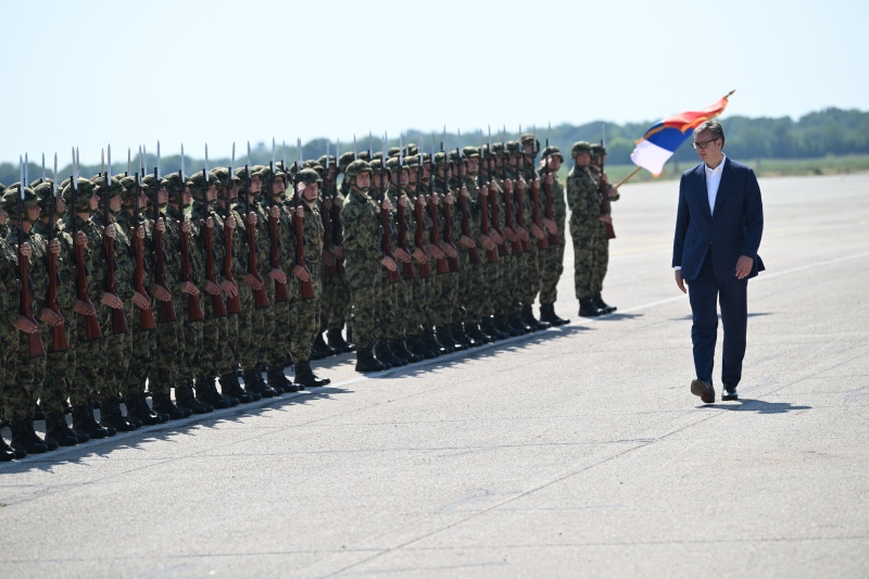 Predsednik Srbije Aleksandar Vucic Vojska Srbije ce nastaviti da jaca