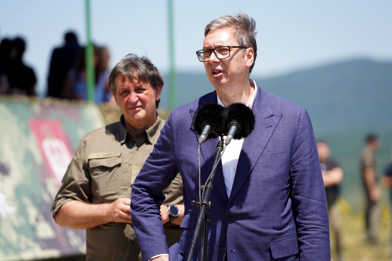Predsednik Srbije Aleksandar Vucic Sami cuvamo svoje nebo i zemlju