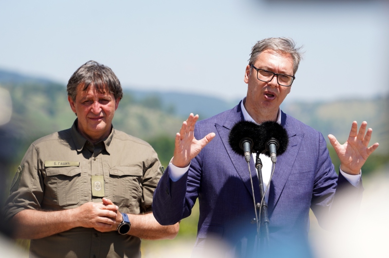 Predsednik Srbije Aleksandar Vucic Sami cuvamo svoje nebo i zemlju