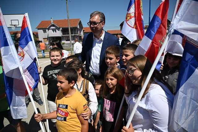 Predsednik Srbije Aleksandar Vucic vazno je da cujemo potrebe gradjana