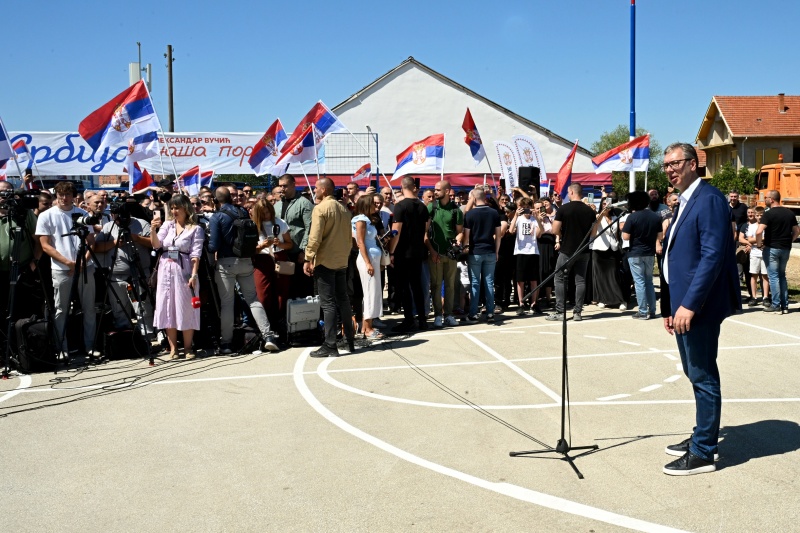Predsednik Srbije Aleksandar Vucic vazno je da cujemo potrebe gradjana