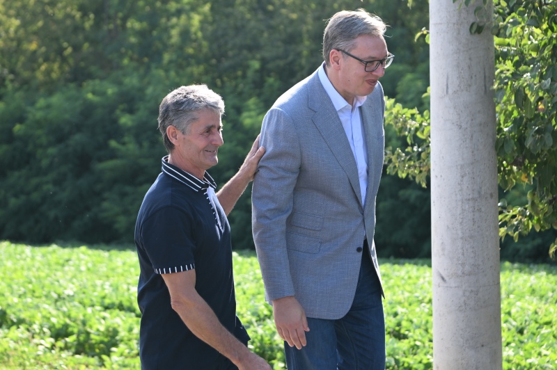 Predsednik Srbije Aleksandar Vucic izdvojicemo vise novca za lokalne puteve u celoj Srbiji