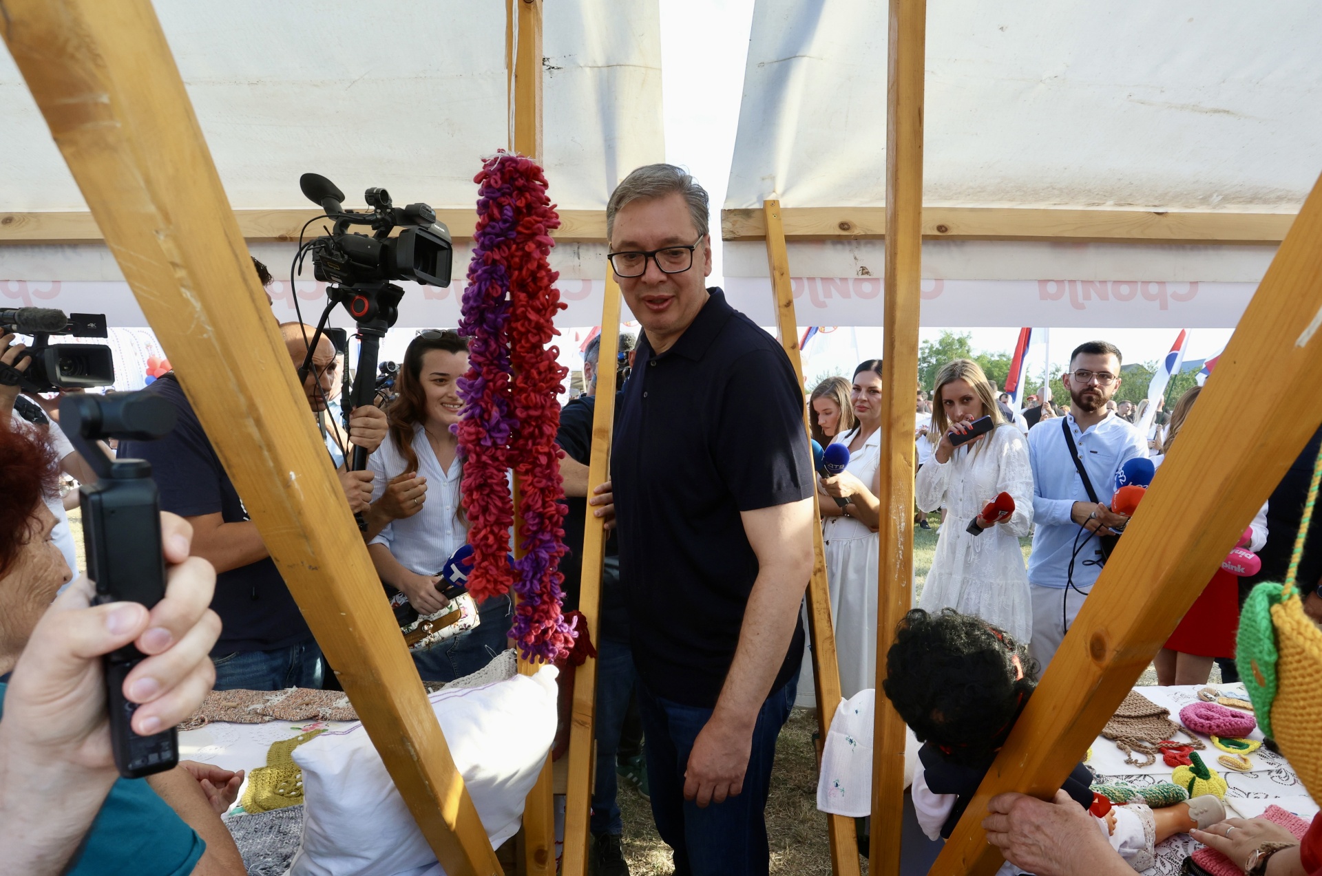 Председник Србије Александар Вучић изјавио је данас на скупу грађана у Владимировцима код Алибунара да ће предизборна кампања СНС имати много фаза и бити другачија него до сада, а посебно њен последњи део.