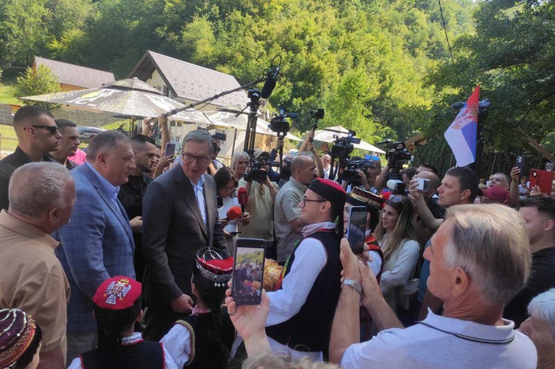Predsednik Srbije Aleksandar Vucic Srbija mora da vodi odgovornu nacionalnu politiku