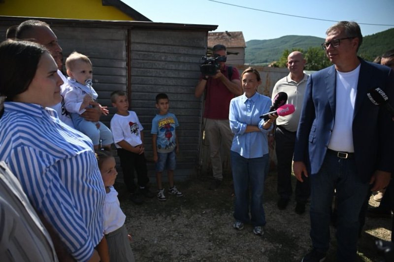 Predsednik Srbije Aleksandar Vucic Dezeva ce dobiti potpuno novu skolu, u naredna dva meseca i put ka Vranovini