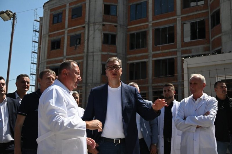 Predsednik Srbije Aleksandar Vucic Klinicko-bolnicki centar u Novom Pazaru bice gotov do kraja 2027. godine