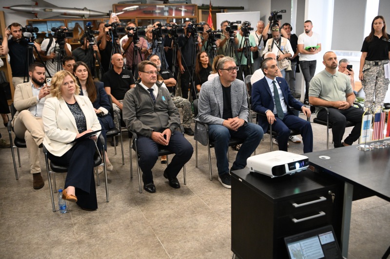 Predsednik Srbije Aleksandar Vucic vazno da se potpuno ocisti teritorija Bujanovca od neeksplodiranih sredstava