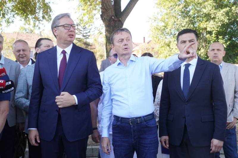 Predsednik Srbije Aleksandar Vucic novo porodiliste u Nisu bice izgradjeno za oko dve i po godine