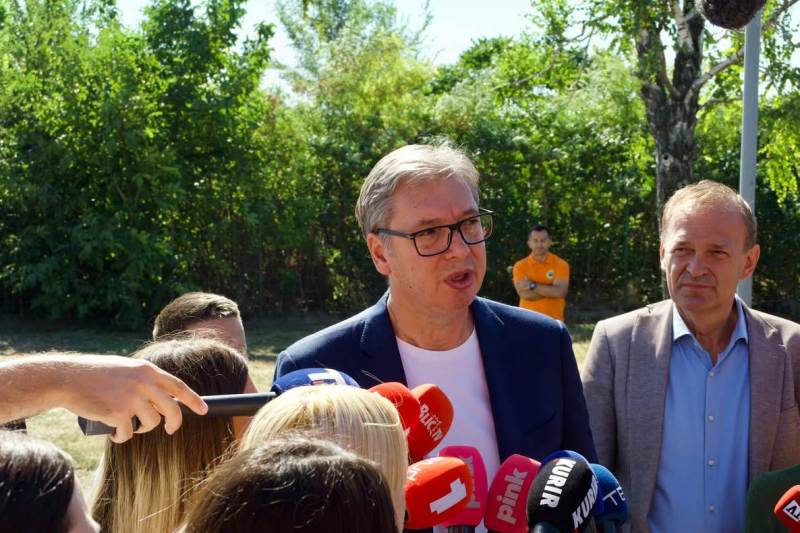 Predsednik Srbije Aleksandar Vucic manje ministarstava u vladi bi značilo vise odgovornosti
