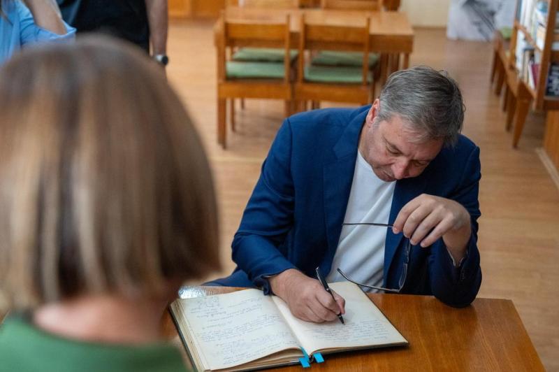 Predsednik Srbije Aleksandar Vucic Prigrevica kod Apatina ce u naredne tri godine dobiti kanalizacionu mrezu