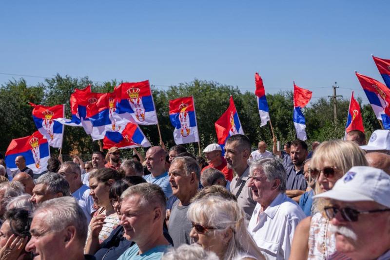 Predsednik Srbije Aleksandar Vucic drzava ce pomoci uredjenje centra Kljajiceva kod Sombora sa 650.000 evra