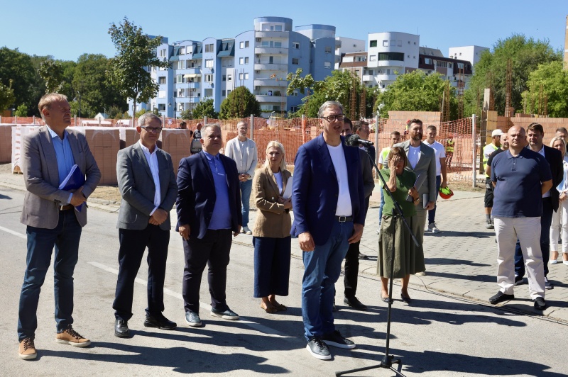 Predsednik Srbije Aleksandar Vucic za manje od godinu dana gotov novi vrtic u Somboru