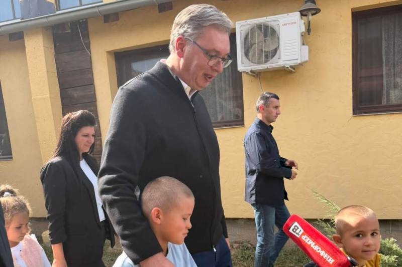 Predsednik Srbije Aleksandar Vucic razlika izmedju nas i drugih mora da bude u pristojnosti
