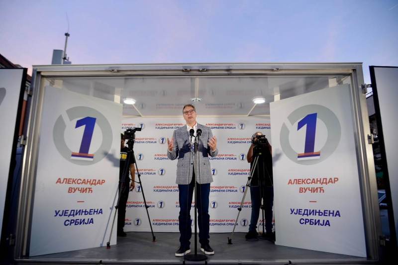 Nosilac liste "Aleksandar Vucic - Ujedinjena Srbija" Aleksandar Vucic dogovorio sam se sa Danom da krenemo u izgradnju auto-puta Beograd–Temisvar