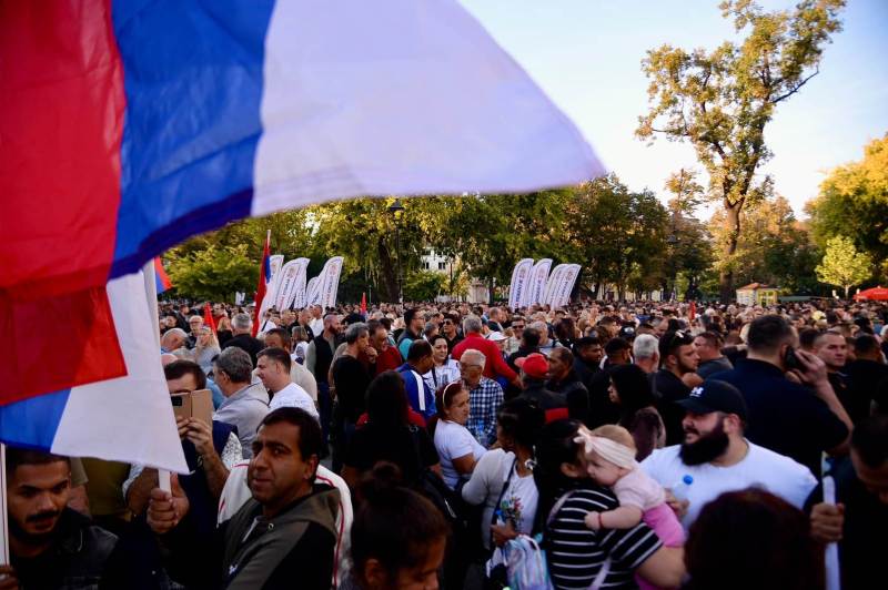 Nosilac liste "Aleksandar Vucic - Ujedinjena Srbija" Aleksandar Vucic dogovorio sam se sa Danom da krenemo u izgradnju auto-puta Beograd–Temisvar