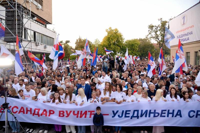 Nosilac liste "Aleksandar Vucic - Ujedinjena Srbija" Aleksandar Vucic dogovorio sam se sa Danom da krenemo u izgradnju auto-puta Beograd–Temisvar