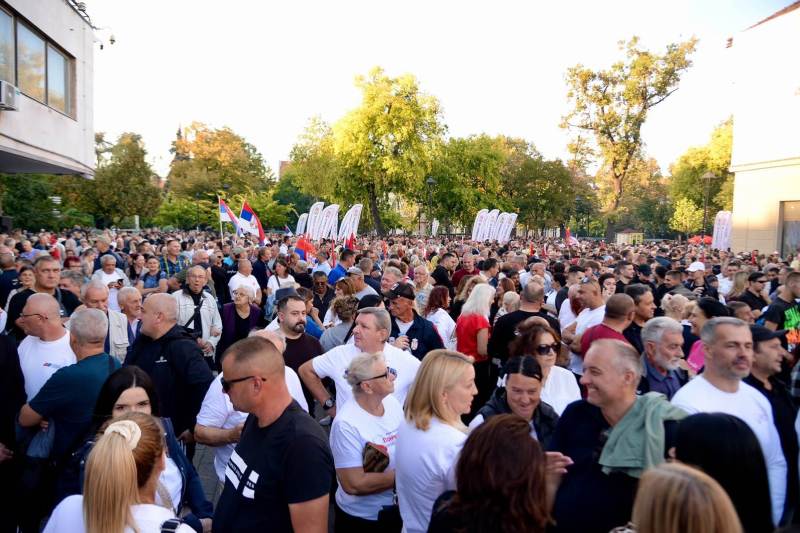 Nosilac liste "Aleksandar Vucic - Ujedinjena Srbija" Aleksandar Vucic dogovorio sam se sa Danom da krenemo u izgradnju auto-puta Beograd–Temisvar