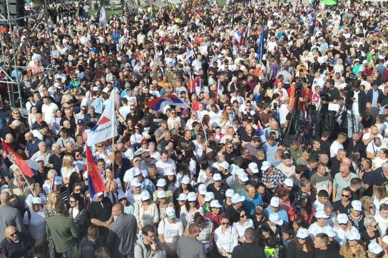 Nosilac liste "Aleksandar Vucic - Ujedinjena Srbija" Aleksandar Vucic imamo specijalni program za jug Srbije koji ce dovesti do velikih promena