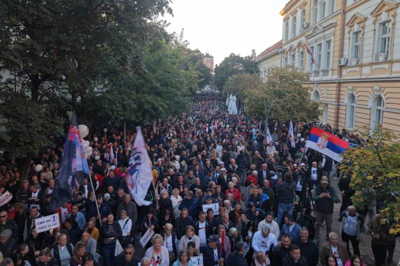 Nosilac liste "Aleksandar Vucic - Ujedinjena Srbija" Aleksandar Vucic u Sapcu gradimo novu bolnicu i moramo da uradimo kanalizaciju